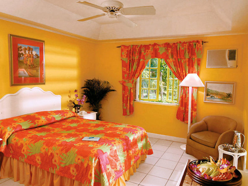 Grand Pineapple Beach Resort