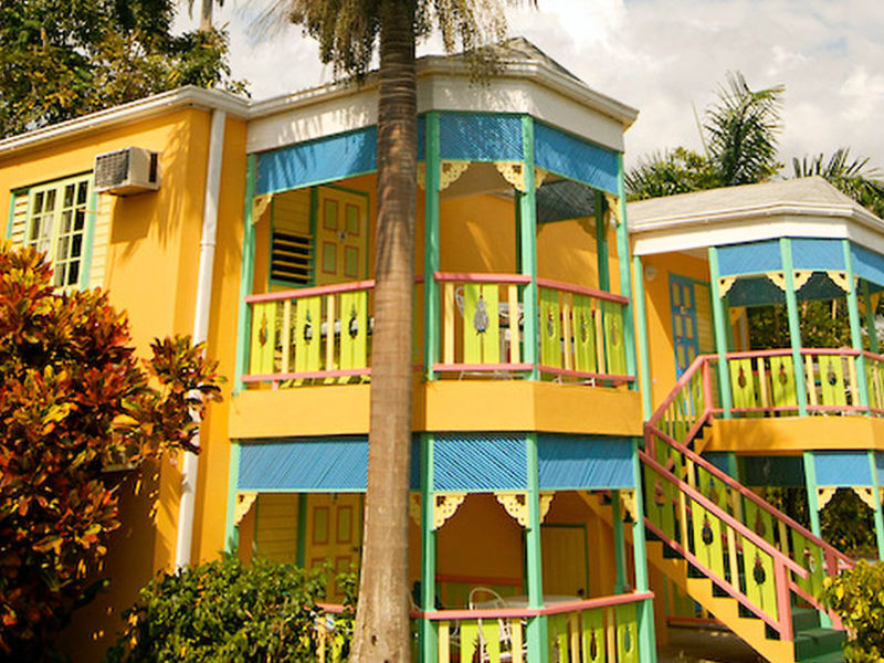 Grand Pineapple Beach Resort
