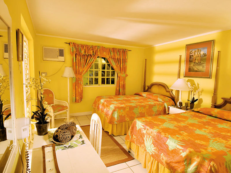 Grand Pineapple Beach Resort