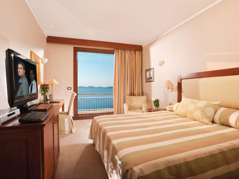 Grand Resort Lagonissi