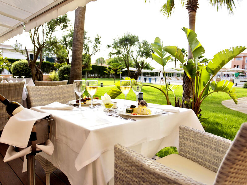 Grupotel Macarella Suites &Amp; Spa