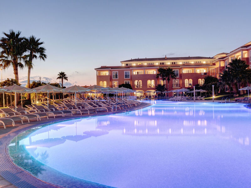 Grupotel Macarella Suites &Amp; Spa