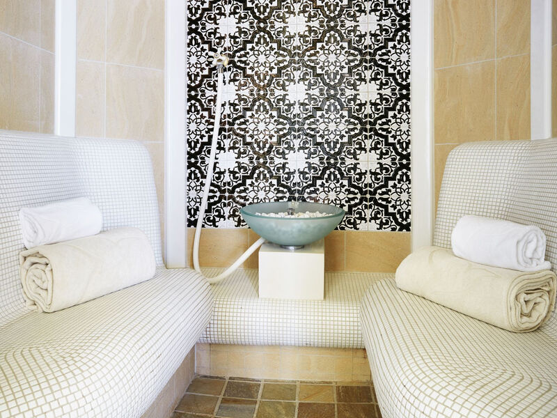 Grupotel Macarella Suites &Amp; Spa