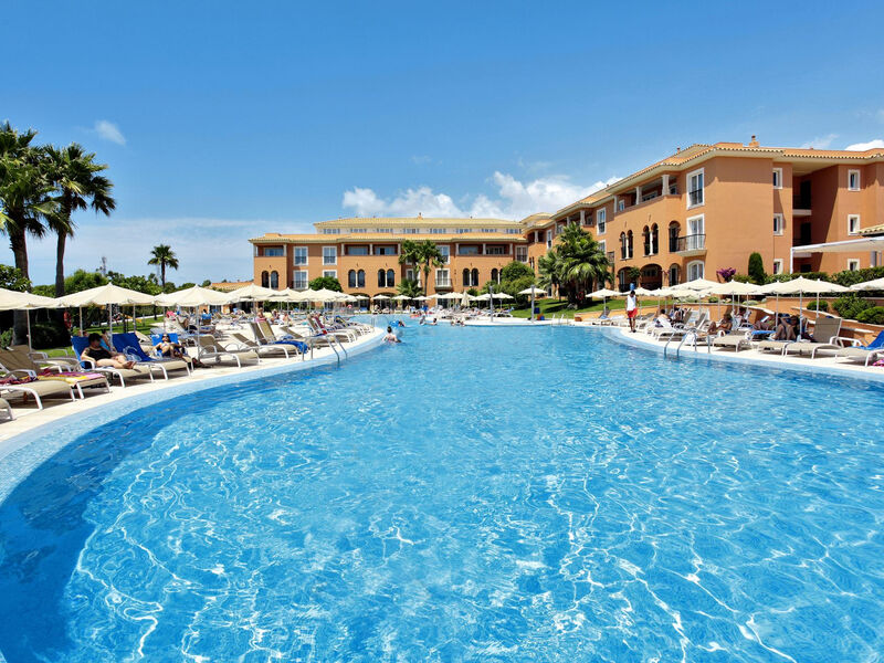 Grupotel Macarella Suites &Amp; Spa