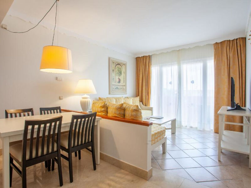 Grupotel Macarella Suites &Amp; Spa