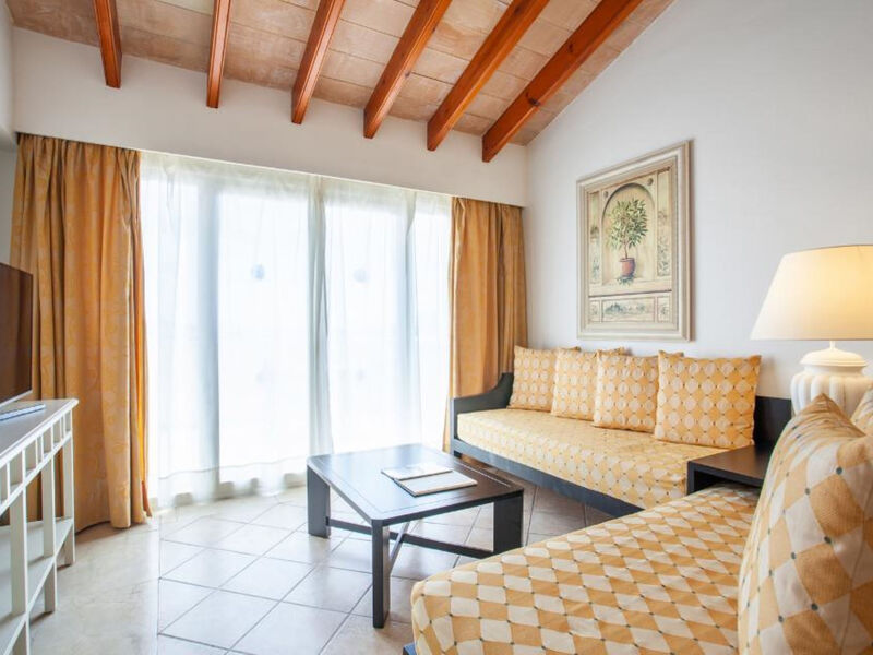 Grupotel Macarella Suites &Amp; Spa