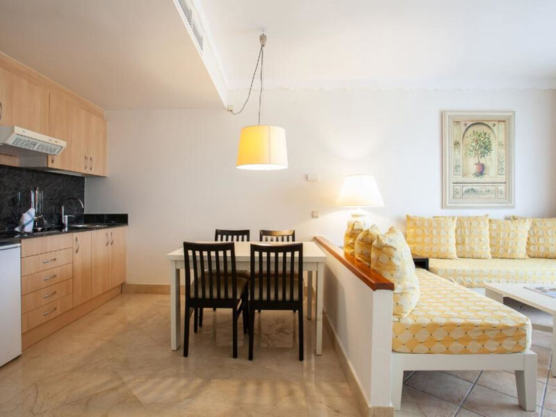 Grupotel Macarella Suites &Amp; Spa