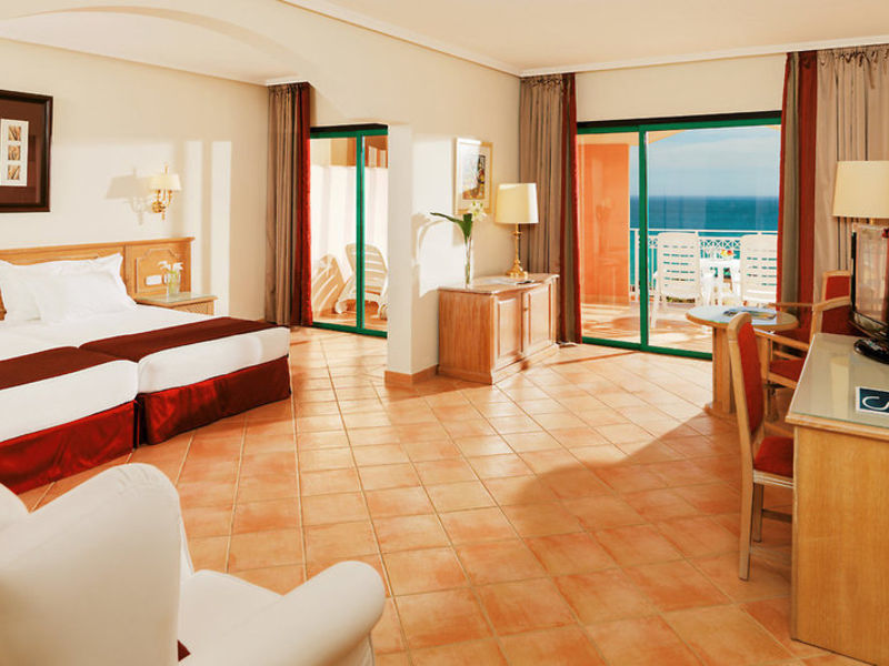 H 10 Playa Esmeralda