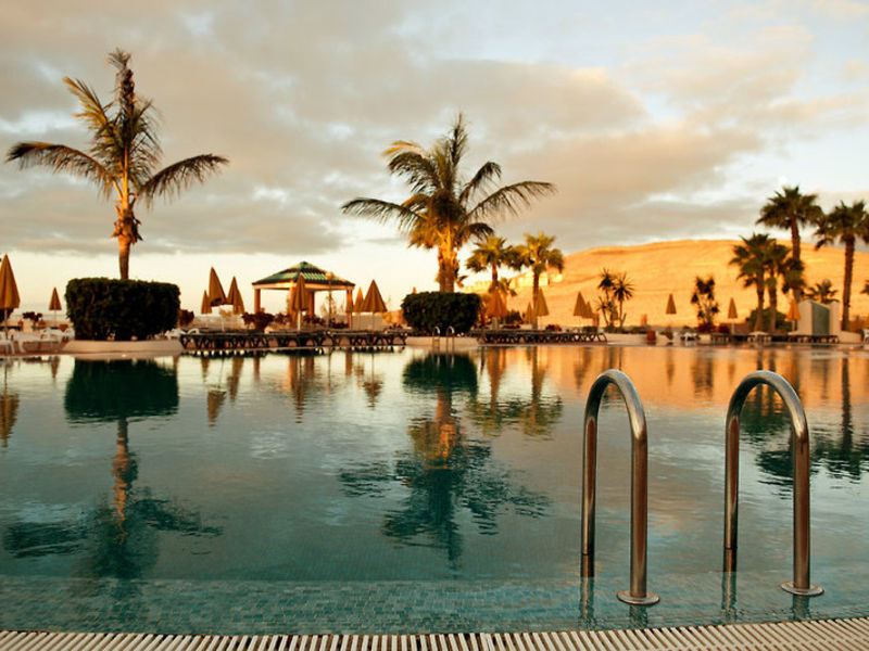 H 10 Playa Esmeralda