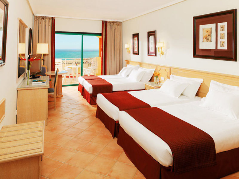 H 10 Playa Esmeralda