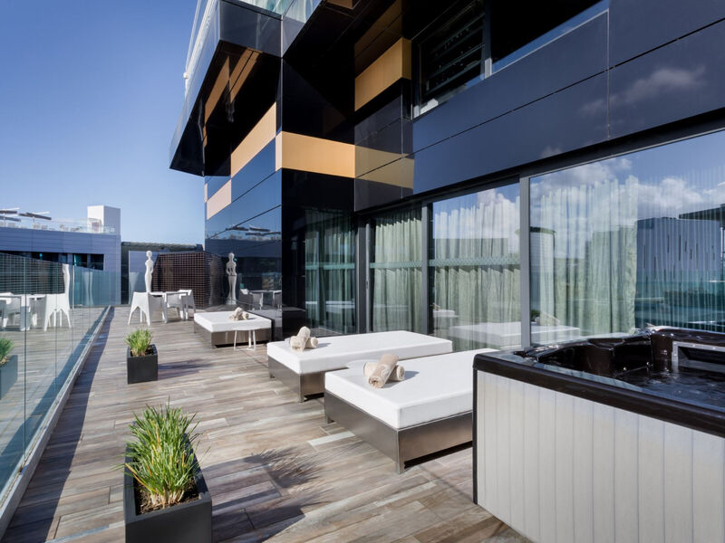 H Hotel- Adults Only