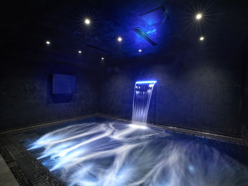 H Hotel- Adults Only