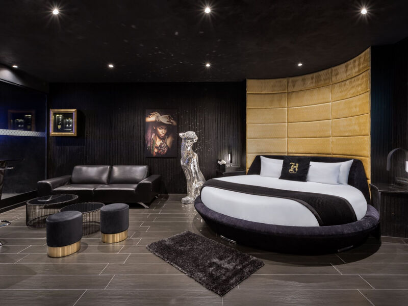 H Hotel- Adults Only