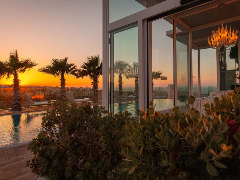 H Hotel- Adults Only