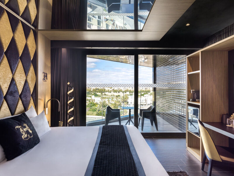 H Hotel- Adults Only