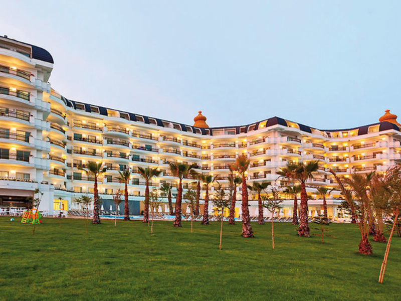 Heaven Beach Luxury Resor