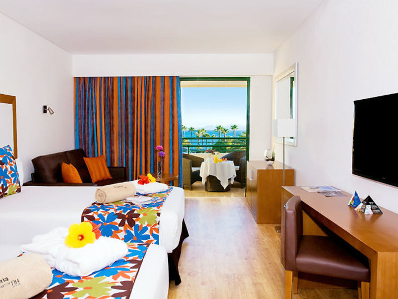 Hesperia Playa Dora