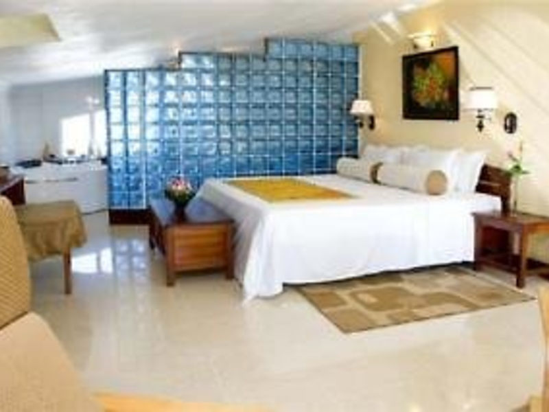 Hibiscus Beach Resort & Spa