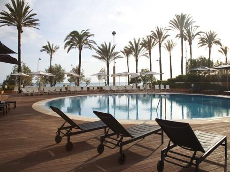 HM Tropical Hotel