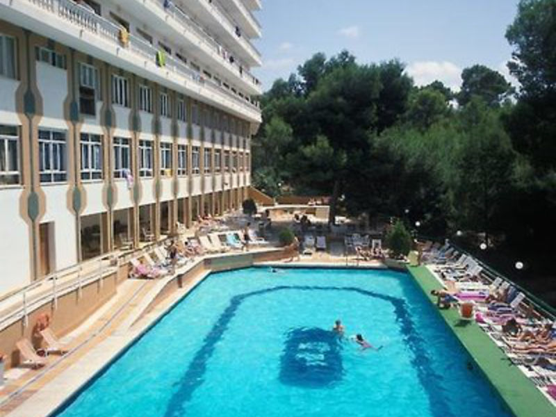 HM Tropical Hotel