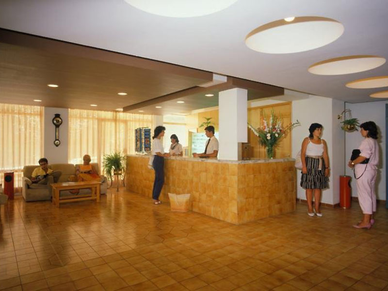HM Tropical Hotel