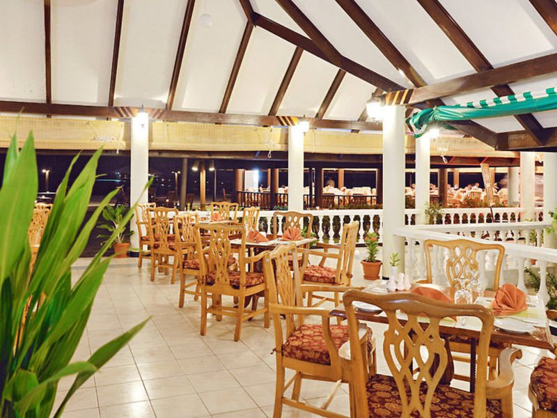 Holiday Island Resort & Spa