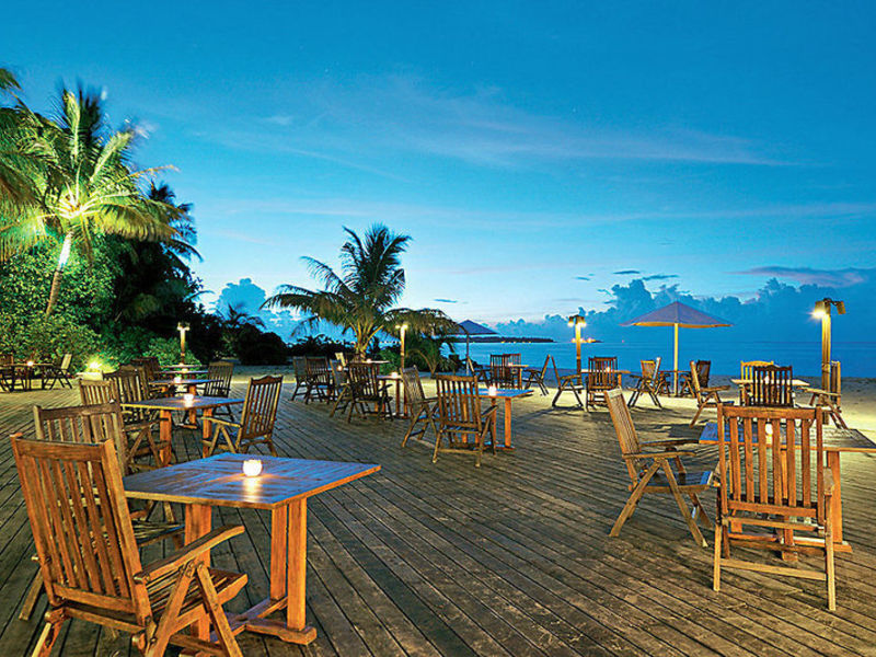 Holiday Island Resort & Spa