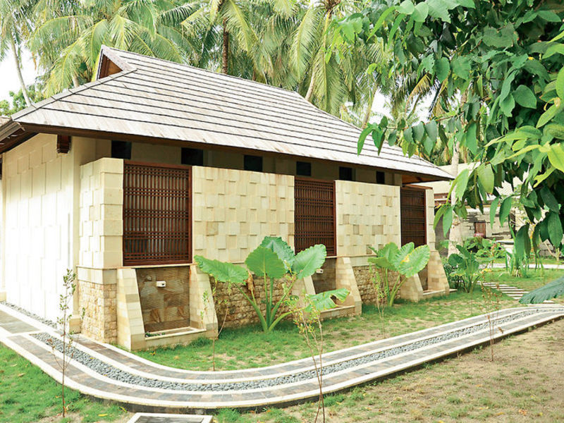 Holiday Island Resort & Spa