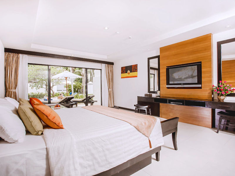 Horizon Karon Beach Resort & Spa
