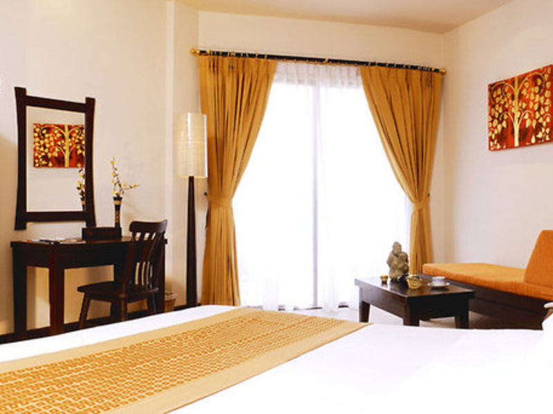 Horizon Karon Beach Resort & Spa