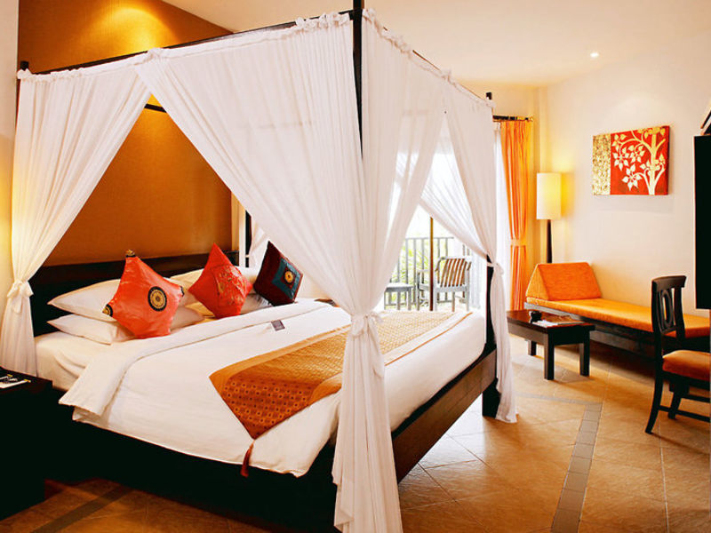 Horizon Karon Beach Resort & Spa