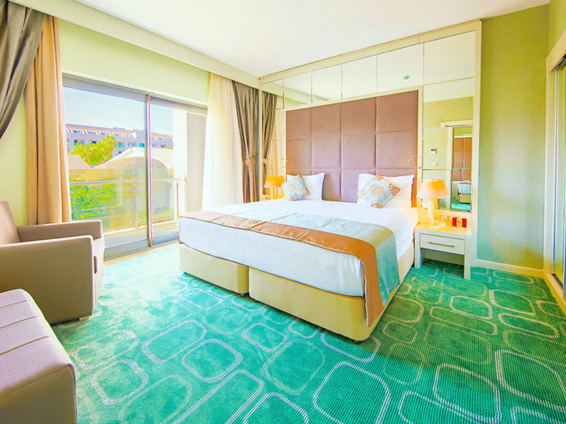 Horus Paradise Luxury Res & Club