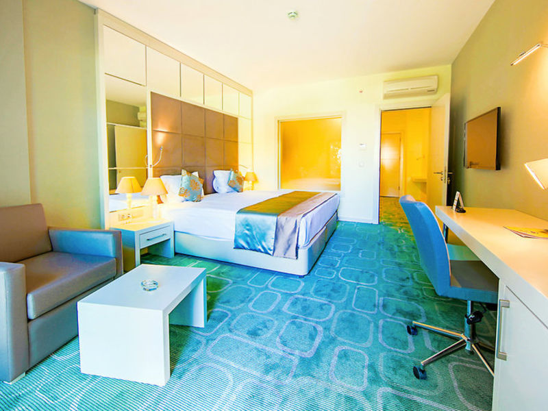 Horus Paradise Luxury Res & Club