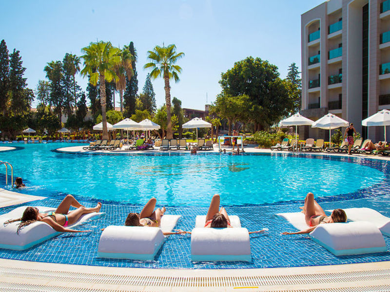 Horus Paradise Luxury Res & Club