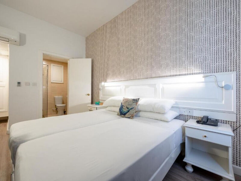 Hotel Gillieru Harbour