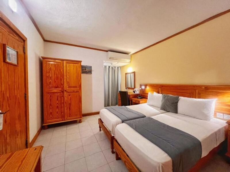 Hotel Gillieru Harbour