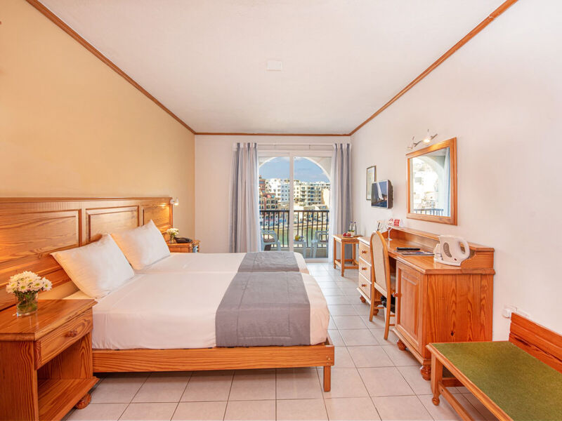 Hotel Gillieru Harbour