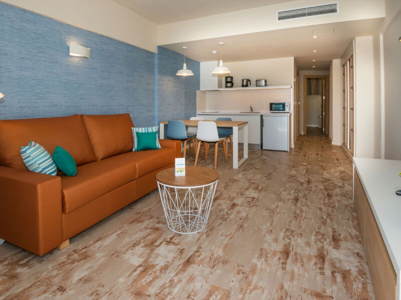 Hovima La Pinta Beachfront Family