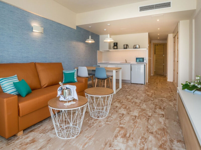 Hovima La Pinta Beachfront Family