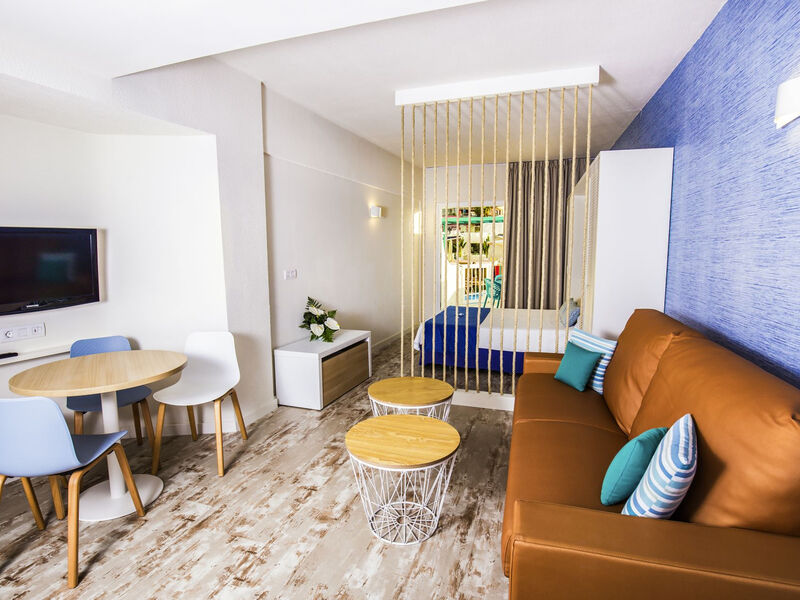 Hovima La Pinta Beachfront Family