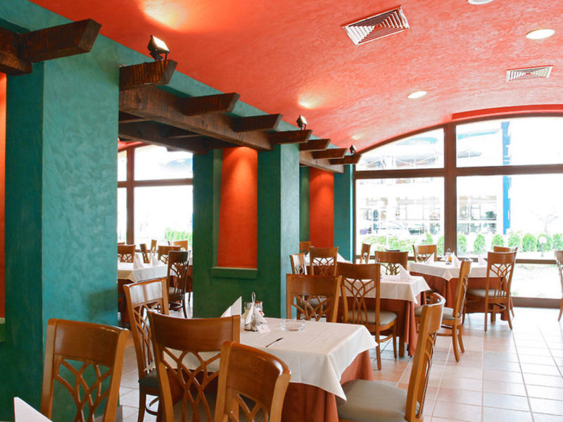 Hrisantema, Hotel