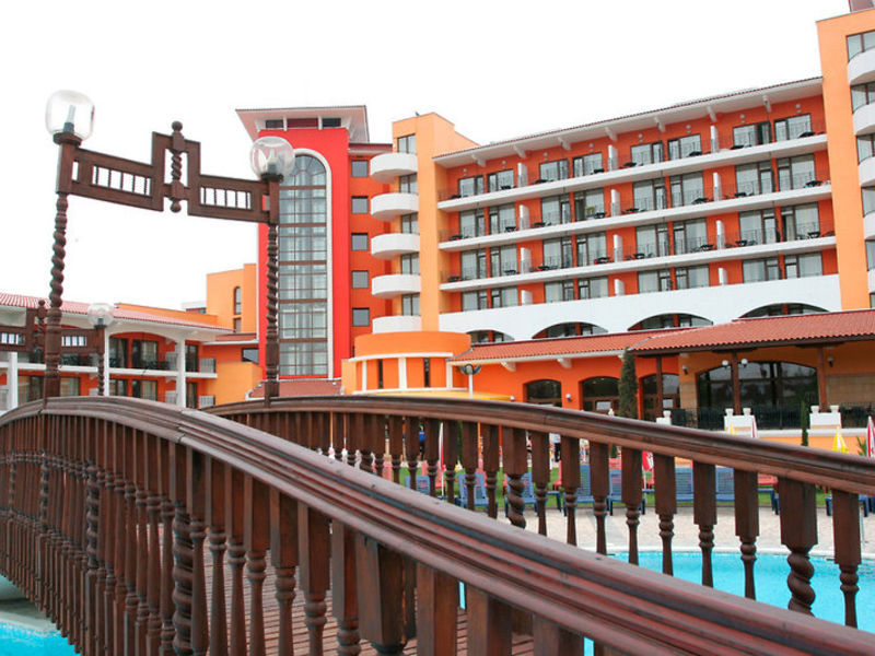 Hrisantema, Hotel
