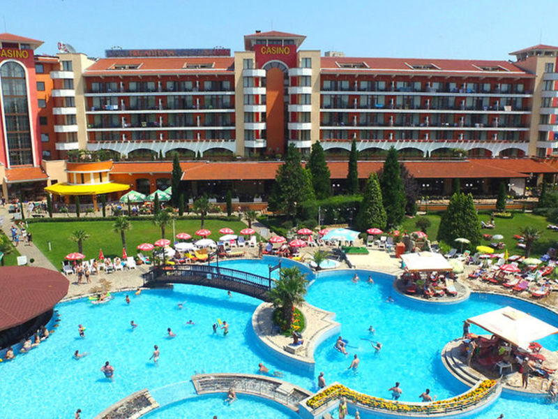 Hrisantema, Hotel
