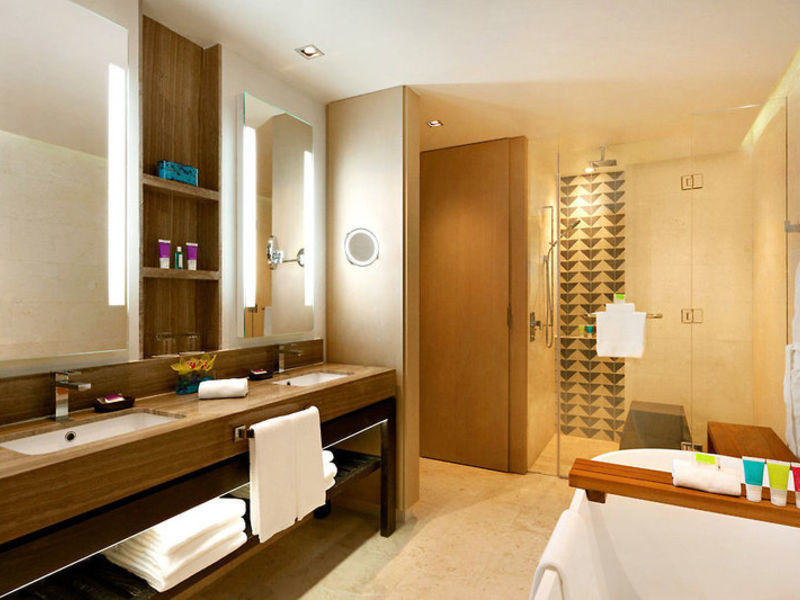 Hyatt Ziva Rose Hall