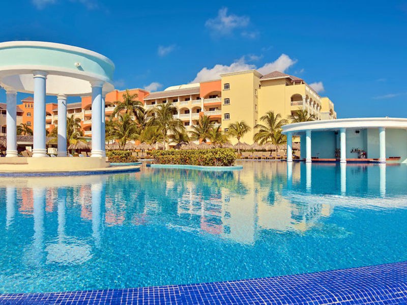 IBEROSTAR Rose Hall Suites