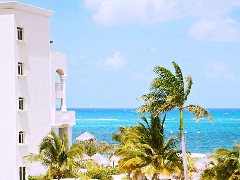 IBEROSTAR Rose Hall Suites