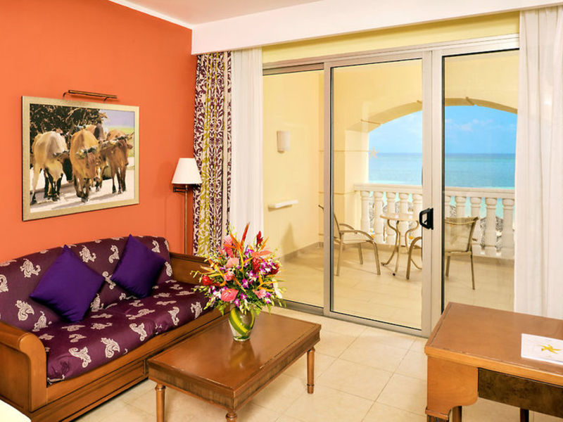 Ibs Rose Hall Suites Kombi