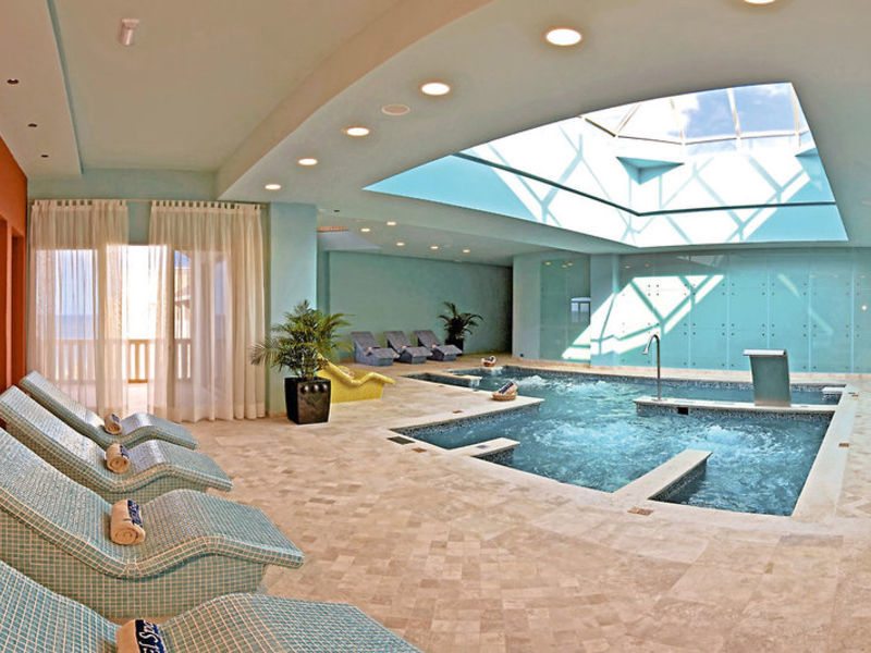 Ibs Rose Hall Suites Kombi