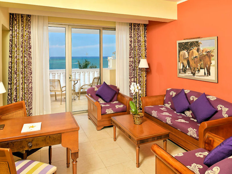 Ibs Rose Hall Suites Kombi