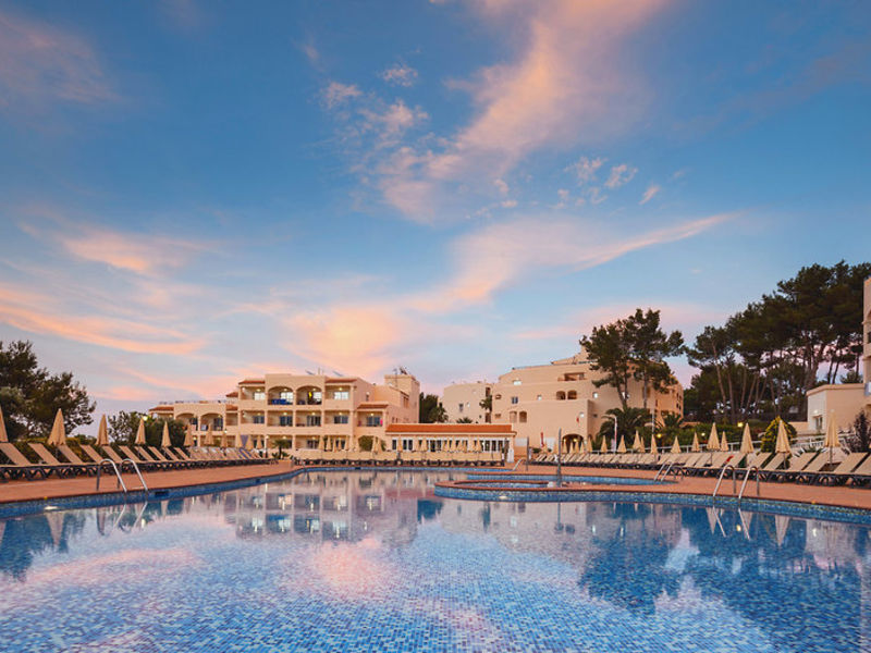 Invisa Club Cala Blanca